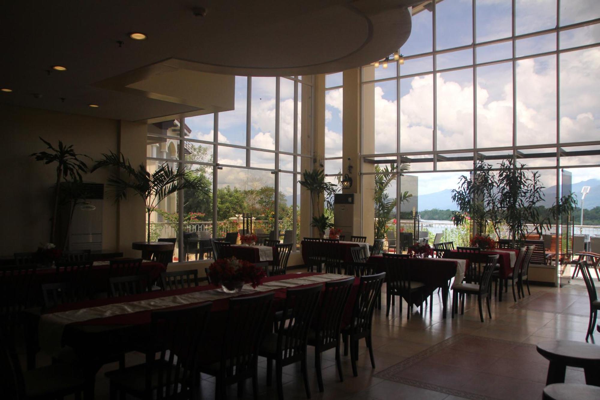 Hotel Palacio Puerto Princesa Kültér fotó